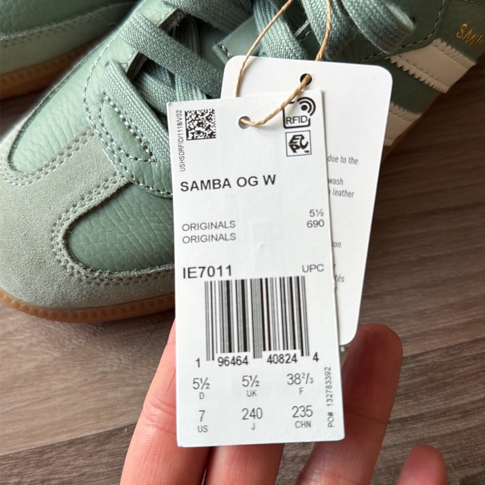 Adidas Samba OG W Sneakers in Sage Green & White - Picture 2 of 8